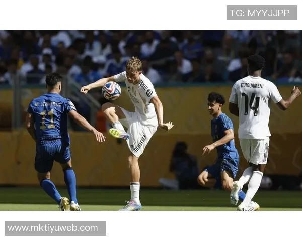 皇马后卫赫伊森因左腿比目鱼肌受伤预计缺阵一至两周 皇马后卫赫伊森因左腿比目鱼肌受伤预计缺阵一至两周