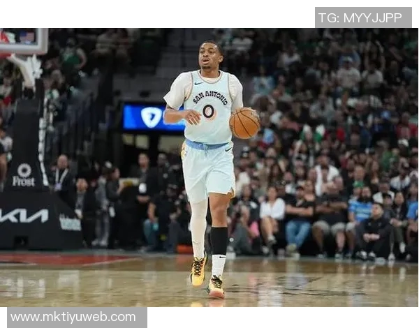 凯尔登约翰逊高效表现助力球队贡献14分6篮板2助攻展现实力