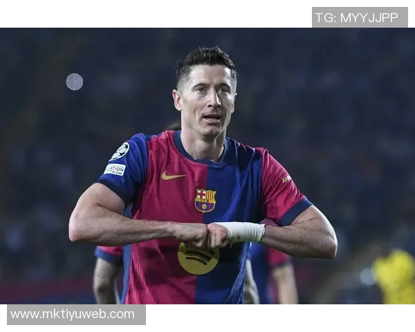 莱万静待巴萨未来决定将影响下赛季职业规划