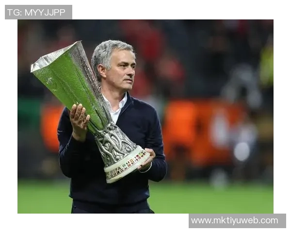 阿莫林盛赞曼联定位球教练称其为罗布森的穆里尼奥